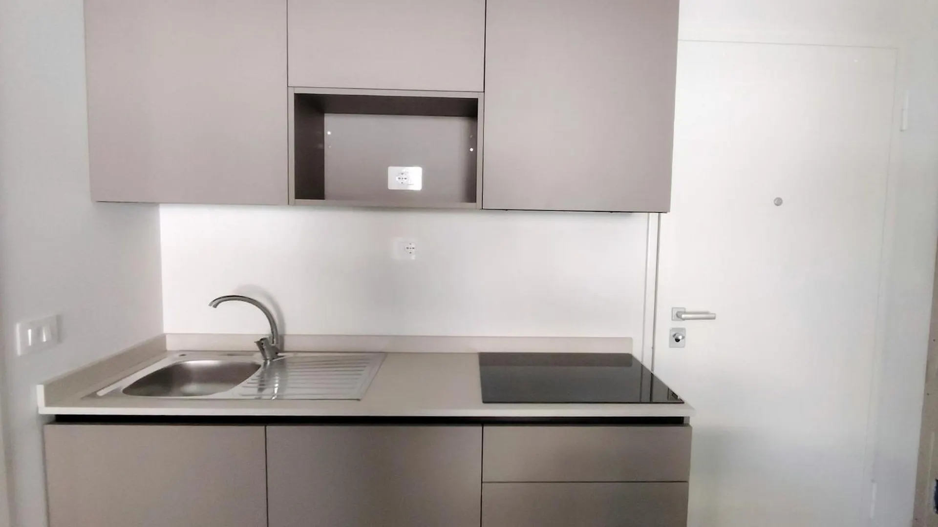 비비오네 Modern Flat For 5 Guests With Private Fenced Garden 아파트